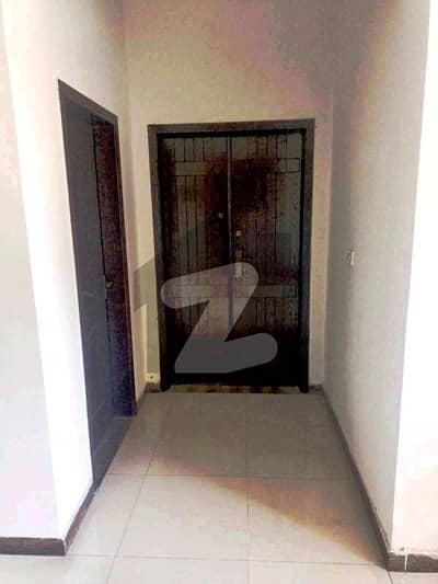 Exclusive Near Mosque & Park 5th Floor Apartment For Sale In Prime Location Call Now! Exclusive Near Mosque & Park 5th Floor Apartment For Sale In Prime Location Call Now!