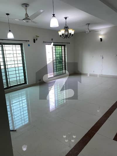 12 MARLA 4 BED ROOM APARTMENT FOR RENT BEST LOCATION AND OPEN VIEW