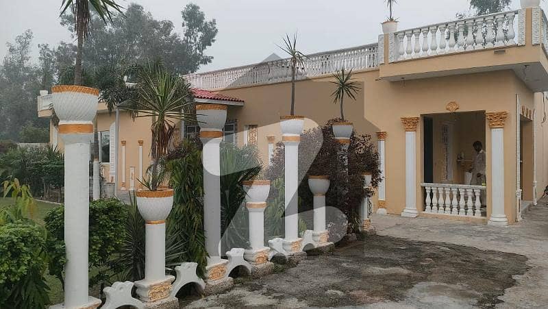 4 Kanal farmhouse. Near Bedian road Investor Rate