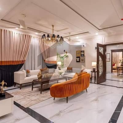 Upper Portion Modern Hot Location Near To Gold Crest