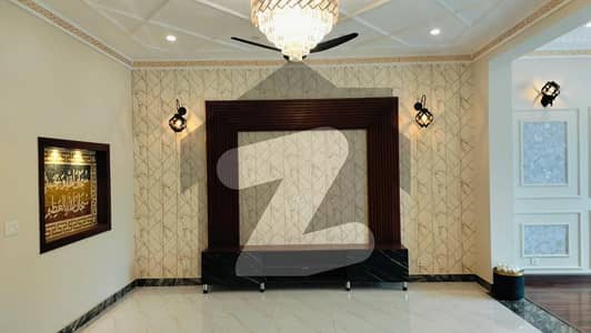 Unoccupied Upper Portion Of 10 Marla Is Available For rent In Bahria Town