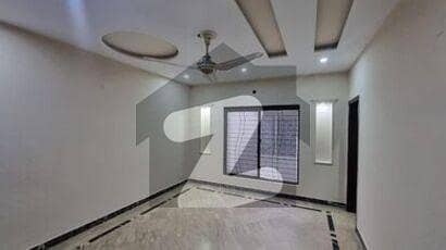 8 Marla Used House For Sale In Bahria Town - Umar Block Bahria Town Lahore