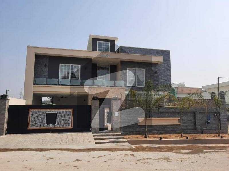 1 kanal house available for Sale