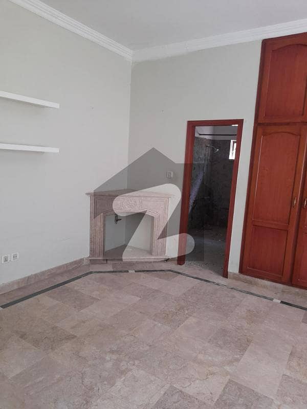 E11 House 5bed 10marla E11 House 5bed 10marla