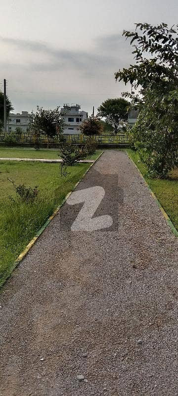5 Marla Plot Available For Sale In I-16