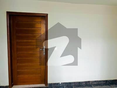 بی