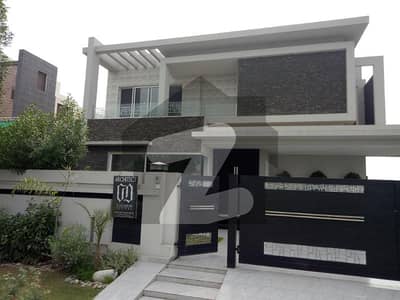 ONE KANAL BEAUTIFULL HOUSE AVALIABLE FOR RENT IN DHA PHASE 5