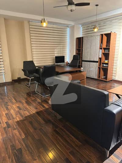 مین بلیوارڈ گلبرگ گلبرگ,لاہور میں 5 کمروں کا 18 مرلہ دفتر 10.0 لاکھ میں کرایہ پر دستیاب ہے۔