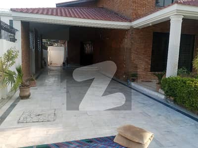 F-11 2 Kanal 5 Bedroom House For Rent Dd Tvl Servant