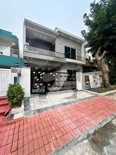 In Bahria Town Phase 2 10 Marla House For Sale