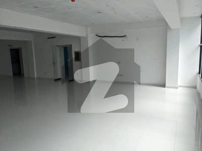 ڈی ایچ اے ڈیفینس فیز 2 ڈی ایچ اے ڈیفینس,اسلام آباد میں 8 مرلہ عمارت 9.0 لاکھ میں کرایہ پر دستیاب ہے۔