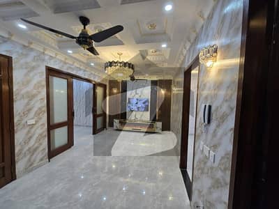 پارک ویو سٹی لاہور میں 4 کمروں کا 5 مرلہ مکان 1.75 کروڑ میں برائے فروخت۔