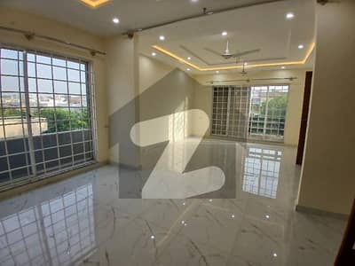 ڈی ایچ اے ڈیفینس فیز 2 ڈی ایچ اے ڈیفینس,اسلام آباد میں 3 کمروں کا 1 کنال بالائی پورشن 80.0 ہزار میں کرایہ پر دستیاب ہے۔ ڈی ایچ اے ڈیفینس فیز 2 ڈی ایچ اے ڈیفینس,اسلام آباد میں 3 کمروں کا 1 کنال بالائی پورشن 80.0 ہزار میں کرایہ پر دستیاب ہے۔