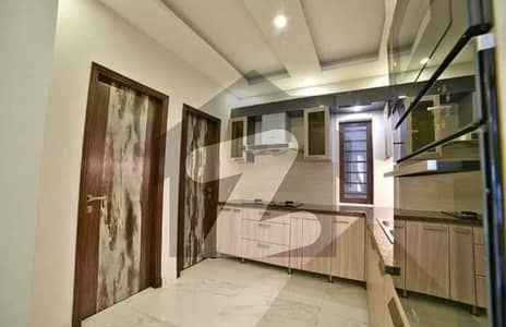 METROPOLIS RESIDENCY 3 Bedrooms Drawing & Dining room (1950 SQFT) Available For Rent METROPOLIS RESIDENCY 3 Bedrooms Drawing & Dining room (1950 SQFT) Available For Rent