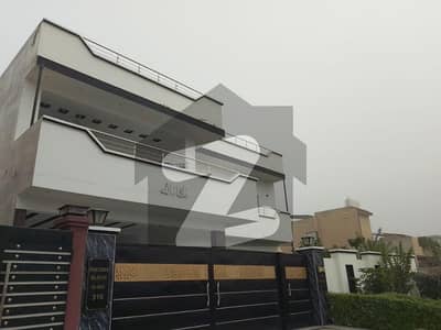 چنار باغ ۔ خیبر بلاک چنار باغ,لاہور میں 8 کمروں کا 1 کنال مکان 5.5 کروڑ میں برائے فروخت۔