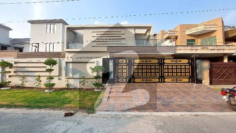 Kanal Modern House for Sale With Basement