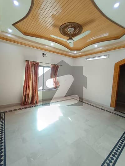 Ideally Located Prime Location Upper Portion For Rent In Madina Town Available