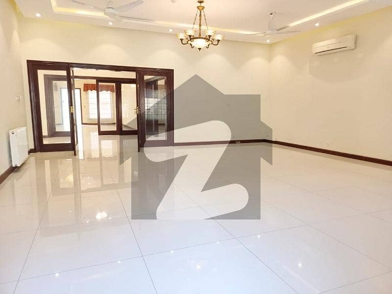 2 Kanal House In Beautiful Location Of G-6 In G-6 2 Kanal House In Beautiful Location Of G-6 In G-6
