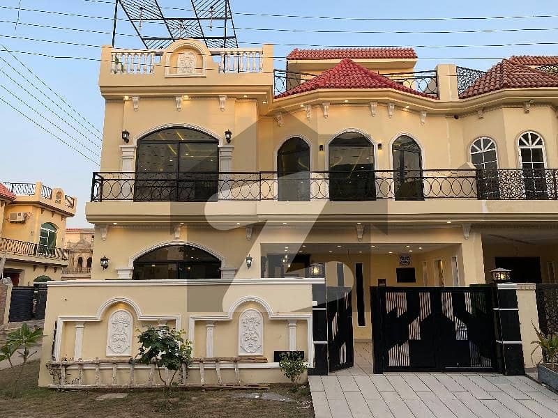 بش ایگزیکٹو ولاز ملتان میں 5 کمروں کا 6 مرلہ مکان 1.95 کروڑ میں برائے فروخت۔ بش ایگزیکٹو ولاز ملتان میں 5 کمروں کا 6 مرلہ مکان 1.95 کروڑ میں برائے فروخت۔