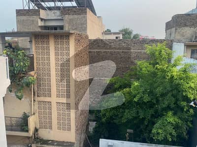 9 Marla Double-Story House in Satellite Town, B Block 9 Marla Double-Story House in Satellite Town, B Block