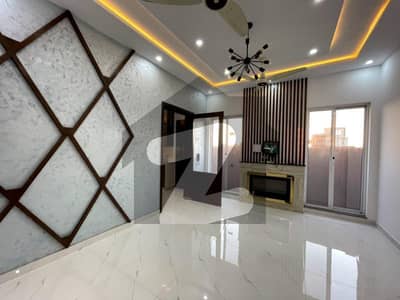 Elegant 1 Kanal Upper Portion For Rent In DHA Phase 8 - Perfect For Families!