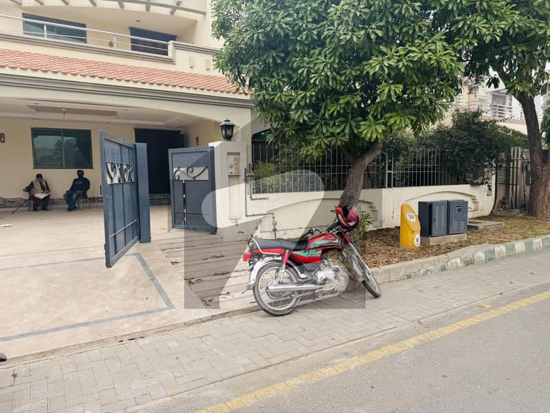 1 Kanal lower portion Located In Sukh Chayn Gardens Is Available For Rent