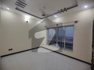 Sector N 5 Marla House For Rent