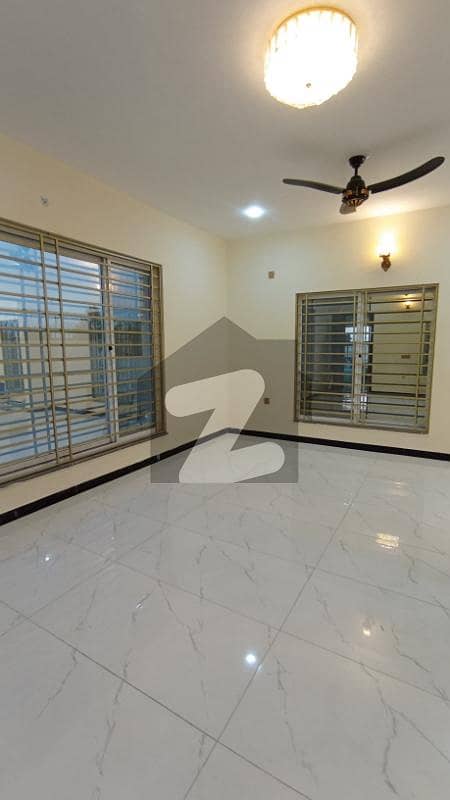 Size 40x80 Full House for Rent In G-13 Size 40x80 Full House for Rent In G-13