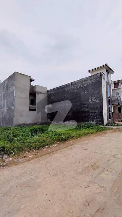 5 Marla Plot For Sale Near Margalla Town Islamabad