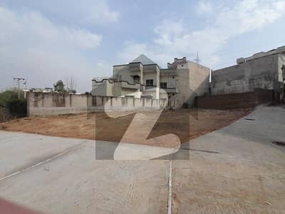 7 Marla Plot For Sale In New Lalazar Near Foundation University Lane 5