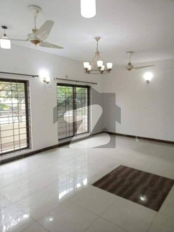 Spacious 2250 Sqft 3-Bedroom Apartment for Rent in Askari 11, Sector B! Spacious 2250 Sqft 3-Bedroom Apartment for Rent in Askari 11, Sector B!