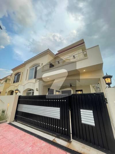 10 Marla Beautiful Brand New House Available For Sale Just 1 Minute Drive From The Main Gate 10 Marla Beautiful Brand New House Available For Sale Just 1 Minute Drive From The Main Gate