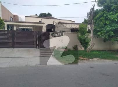 ڈی ایچ اے فیز 1 - بلاک ایم فیز 1,ڈیفنس (ڈی ایچ اے),لاہور میں 6 کمروں کا 2 کنال مکان 3.8 لاکھ میں کرایہ پر دستیاب ہے۔