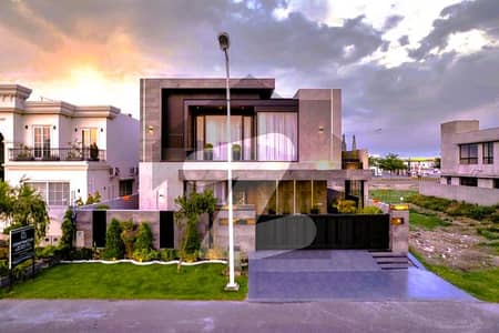 STATE-OF-THE-ART-MODERN HOUSE