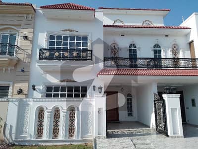 Ideal House Is Available For Sale In Green City