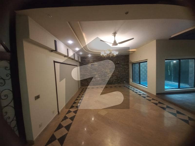 1 kanal lower available for rent in NFc 1 kanal lower available for rent in NFc