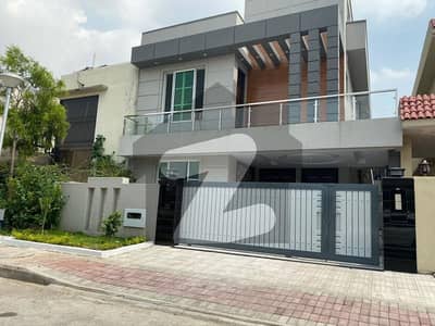 10 Marla Fully Luxury Furnished House Available For Rent