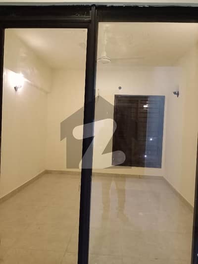 2400 Square Feet Flat In Beautiful Location Of Gulshan-e-Iqbal - Block 10-A In Karachi