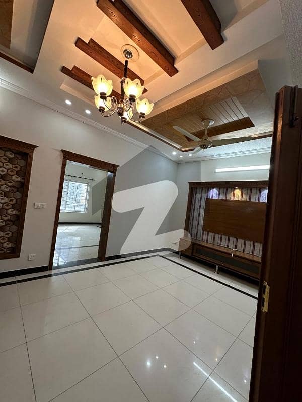 BEAUTIFUL LOCATION GROUND PORTION FOR RENT BEAUTIFUL LOCATION GROUND PORTION FOR RENT