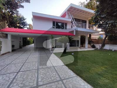 Luxury House On Extremely Prime Location Available For Rent In Islamabad