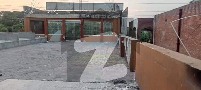 جوہر ٹاؤن لاہور میں 1 کنال Studio علاوہ 1.35 لاکھ میں کرایہ پر دستیاب ہے۔