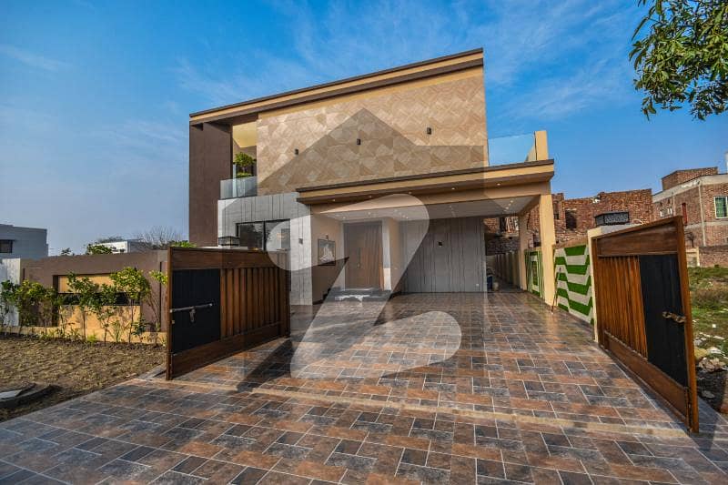 10 Marla Modern Design Luxury House Available For Sale