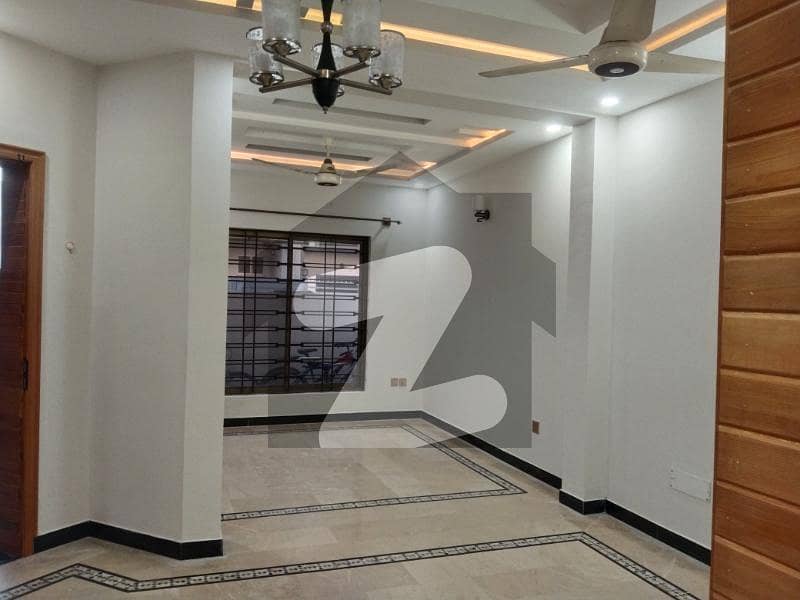 Upper Portion Available For Rent Upper Portion Available For Rent