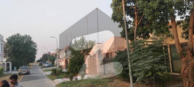 5 Marla Plot Available For Sale In R Block Lahore Motorway City