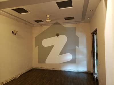 ڈی ایچ اے فیز 6 ڈیفنس (ڈی ایچ اے),لاہور میں 4 کمروں کا 10 مرلہ مکان 1.9 لاکھ میں کرایہ پر دستیاب ہے۔ ڈی ایچ اے فیز 6 ڈیفنس (ڈی ایچ اے),لاہور میں 4 کمروں کا 10 مرلہ مکان 1.9 لاکھ میں کرایہ پر دستیاب ہے۔