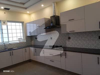 فارمینیٹی ہاؤسنگ سکیم - بلاک جی فارمانئیٹس ہاؤسنگ سکیم,لاہور میں 4 کمروں کا 1 کنال بالائی پورشن 80.0 ہزار میں کرایہ پر دستیاب ہے۔