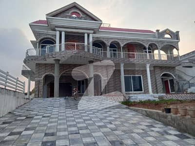 بنی گالہ اسلام آباد میں 7 کمروں کا 2 کنال مکان 3.3 لاکھ میں کرایہ پر دستیاب ہے۔