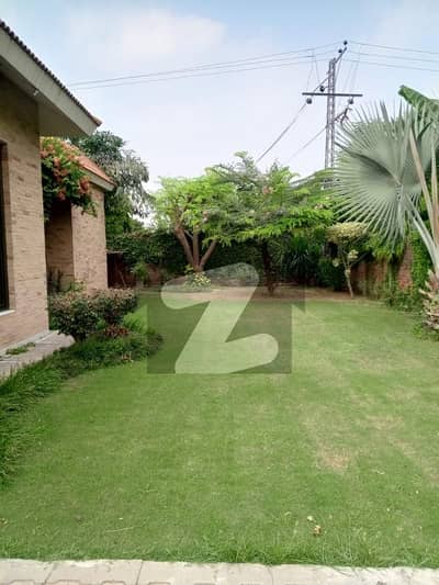 بیدیاں روڈ لاہور میں 3 کمروں کا 3 کنال فارم ہاؤس 6.4 کروڑ میں برائے فروخت۔