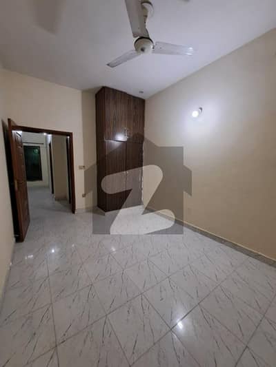 Bachelors Job Holders Students Flats Available For Rent