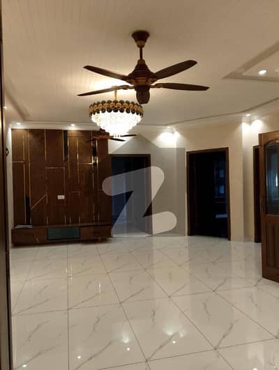 01 KANAL UPPER PORTION WITH SEPARATE GATE FOR RENT IN DHA PHASE 8